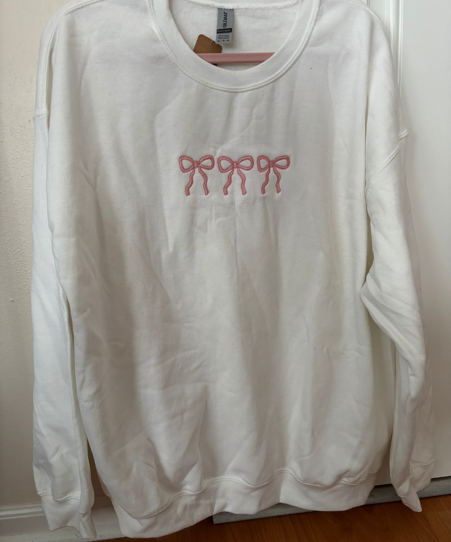 Sale item! XL White 3 bow design